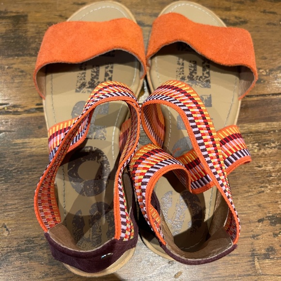 Sorel Shoes - Sorel Orange and Red Strappy Sandals